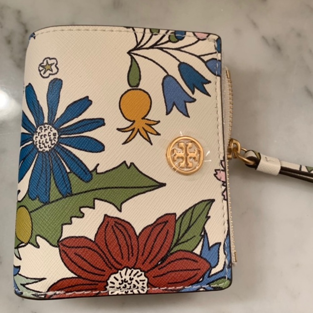 Tory Burch wallet. NWOT